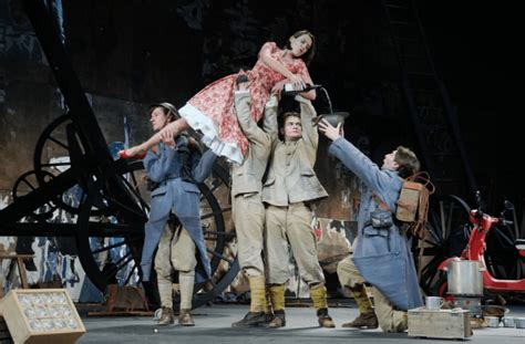 МХТ — Спектакль «Сирано де Бержерак» — Купить билеты