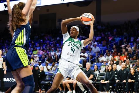 Wnba Dominique Malonga Ties Career Best Point Mark In Storm Win