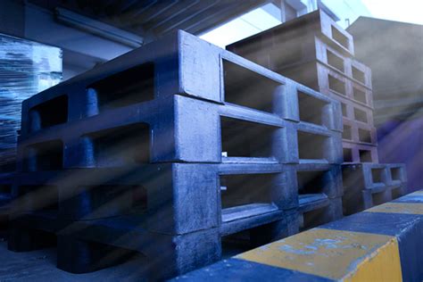 Why Plastic Pallets Are Better for Your Business