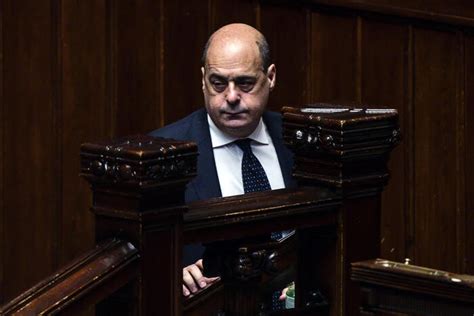 Zingaretti Dirigenti Incapaci L Ex Segretario Appoggia Schlein Per