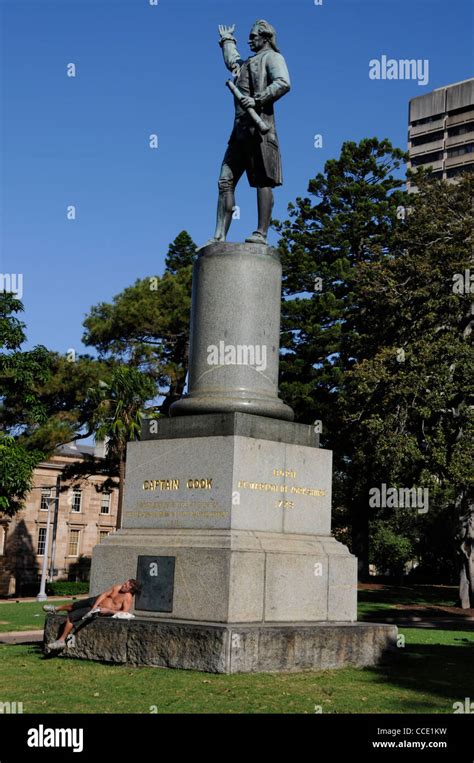 Sydney captain cook statue hi-res stock photography and images - Alamy