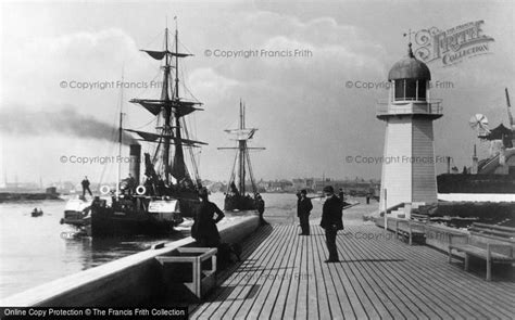 Photo of Littlehampton, The Pier 1895 - Francis Frith