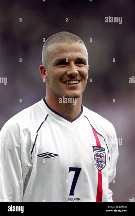 David beckham england greece hi-res stock photography and images - Alamy