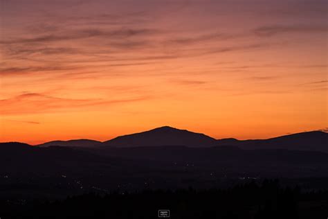 Babia Góra Jesienny zachód słońca nad Babią Górą npmPHOTO