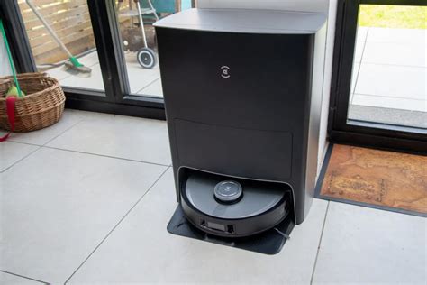11 Лучших роботов-пылесосов с самоочисткой контейнера — рейтинг 2025