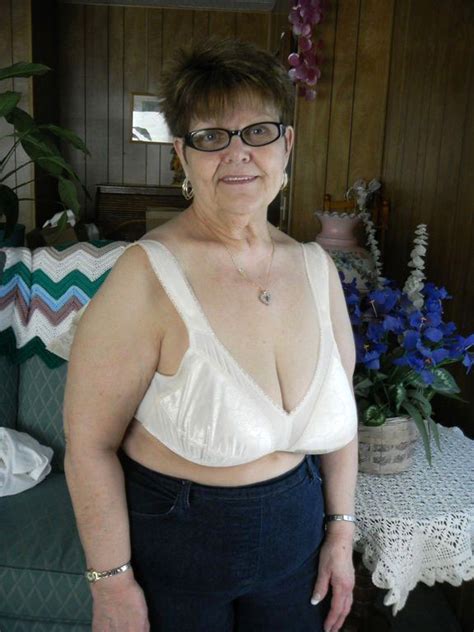 Jot Grannies Love Posing Naked Maturegrannypussy