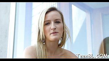 Hunks Resistence Is Crumbling With Sweethearts Insistent Orall Service XVIDEOS