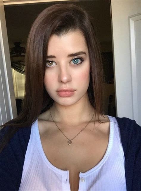 Sarah Mcdaniel Will Hypnotize You With Her Eyes 18 Photos Sarah