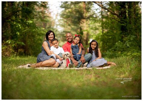 Outdoor Family Portrait Poses With Baby