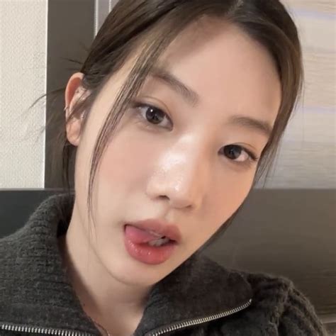 230405 Loona Kim Lip Instagram Live Lq Icon Pfp Loona Kim Lip