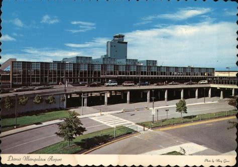 Detroit Metropolitan Airport Michigan Postcard