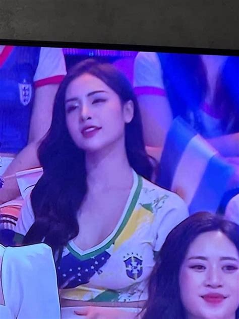 Hot girl đội tuyển Brazil Cao Thu Trang Nóng cùng World Cup là ai
