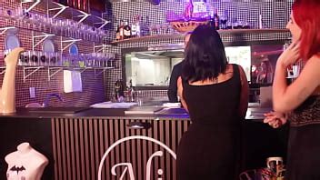 Fui al bar y mira lo que pasó XVIDEOS