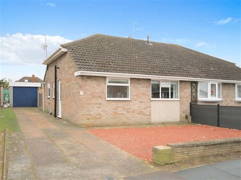 2 Bed Bungalow To Rent In Mulberry Avenue North Hykeham Lincoln Ln6