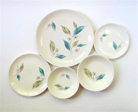 Salem Biscayne Dinnerware Set Etsy Dinnerware Set Mid Century Modern Dishes Dinnerware