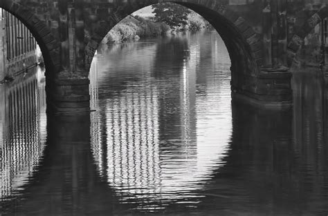 Fotos Gratis En Blanco Y Negro Puente Arco L Nea Reflexi N