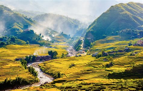 Vietnam Northwest Adventure Tour to Mai Chau, Sapa, Dien Bien Phu ...