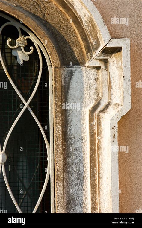 Architectural Detail Stone Window Venice Italy Stock Photo Alamy