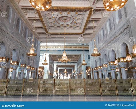 Mecca , Saudi Arabia- Makkah - Al Haram Mosque from Inside Editorial ...