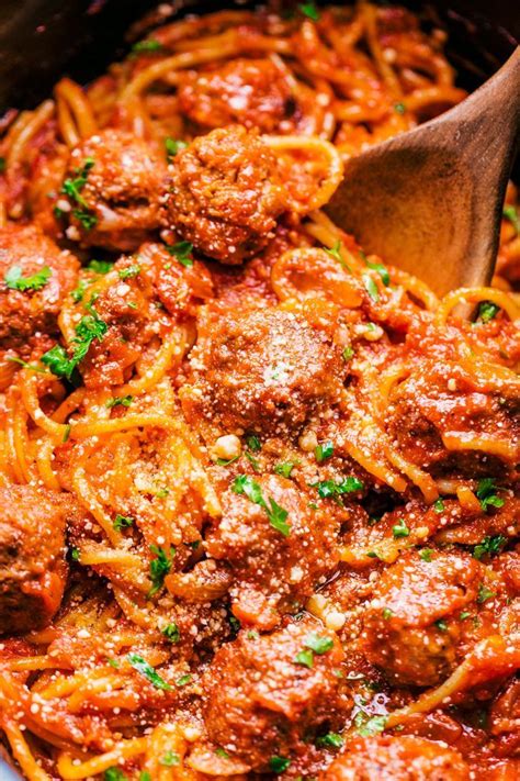 Crock Pot Spaghetti And Meatballs Is The Perfect Way To Do Dinner Begin By Making The Meatballs