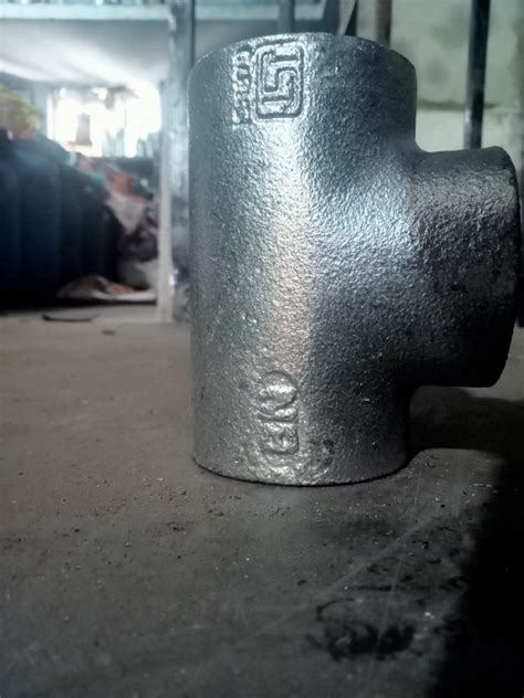 Threaded Gi Tee For Structure Pipe Size Inch At Piece In