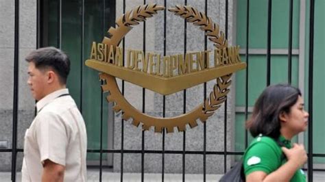 ADB Pertumbuhan Ekonomi Indonesia Melandai PAJAK