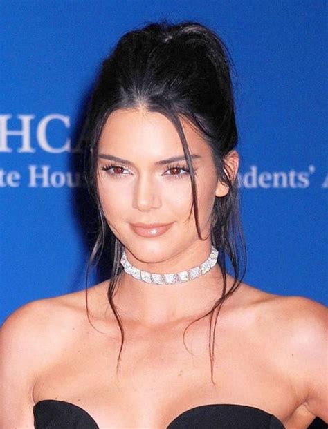 Kendall Jenners Hairstyles And Haircuts For 2018 Best 20 Long Hair