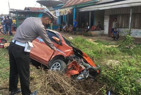 Satlantas Polres Seruyan Datangi Laka Lantas Di Tempat Kejadian Perkara