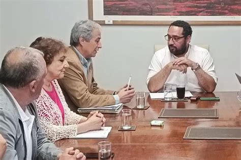 Ministro Cataldo Y Nuevo Presidente Del Colegio De Profesores Tratan La