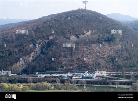 U Verlagerung Porta Westfalica Fotos Und Bildmaterial In Hoher