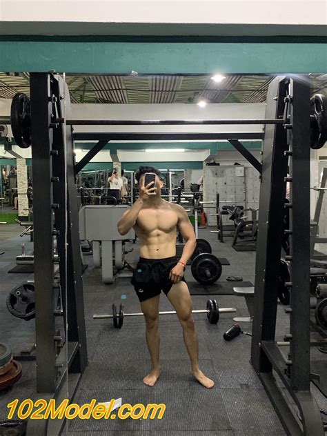 Trai ngây thơ mátxa gay giỏi nam tính chiều khách ĐOÀN MS 1330