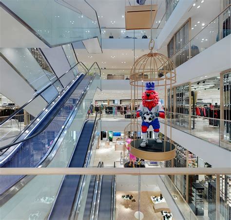 Breuninger Flagship Store By Hmkm Düsseldorf Germany Retail Design