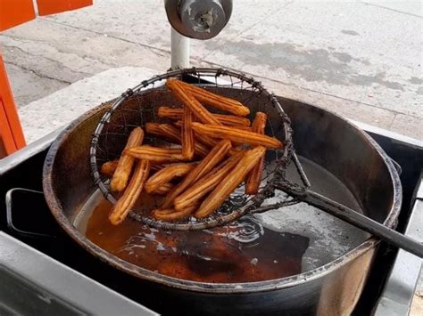 Churros azucarados un antojito típico de la temporada decembrina