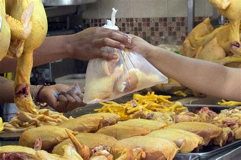 Precio del pollo en México casi alcanza al cerdo e consulta