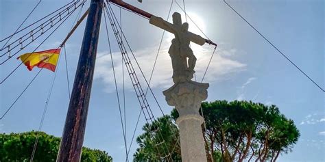 Erigido Un Cruceiro En La Explanada Del Cuartel General De La Flota