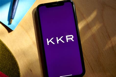 Kkrが元ブラックストーンの竹本氏を採用、ウェルス事業の責任者に Bloomberg