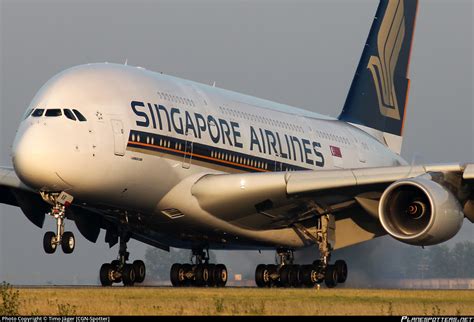 9V SKR Singapore Airlines Airbus A380 841 Photo by Timo Jäger CGN