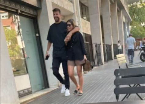 Gerard Piqué Y Clara Chía Deciden Viajar Lejos De Barcelona