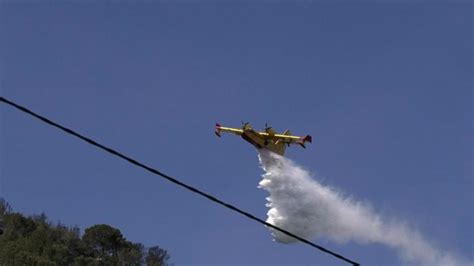 Seis Medios Aéreos Trabajan En La Extinción De Un Incendio Forestal