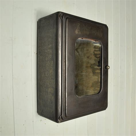 Vintage Metal Medicine Cabinet Online Information