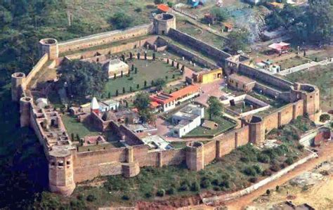 Bahu Fort in Jammu | Tourist Attractions, Timings and Things to Do