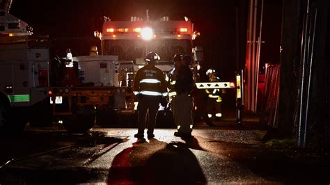 Salt Lake Fire Crews Fight 2 Alarm Blaze Uta Sets Up Bus Bridge At 900 South Gephardt Daily