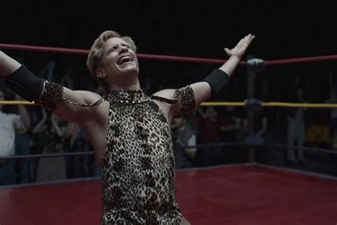 Cassandro Gael García Bernal è il wrestler gay Saúl Armendáriz La prima foto del film Gay it