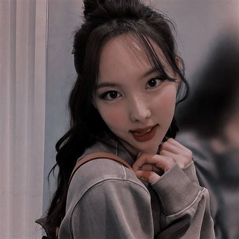 𝐓𝐖𝐈𝐂𝐄 ፧ 𝗌𝗍𝗋𝗐𝖻𝗑𝗇𝗇𝗒 𝗈𝗇 𝗉𝗂𝗇𝗍𝖾𝗋𝖾𝗌𝗍 Idol Nayeon Kpop