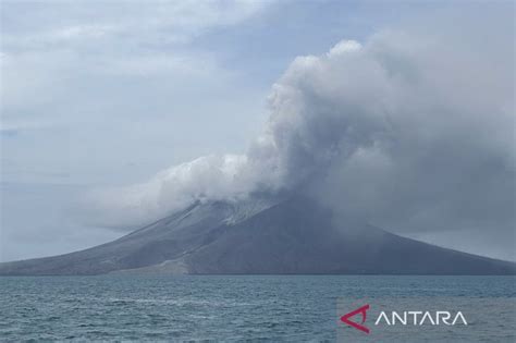 Basarnas Kembali Evakuasi Warga Terdampak Erupsi Gunung Ruang ANTARA News