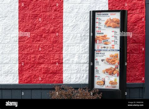 El Menú En Coche En Un Restaurante Kfc Kentucky Fried Chicken En