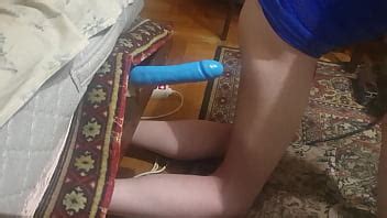 Crossdresser Salta Sobre Un Consolador De Juguete Sexual Sexo Caliente XVIDEOS