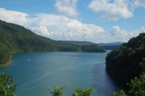 The Lovely Lake Moomaw In Virginia Is Like Something From Another World