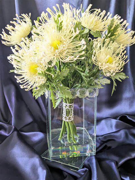 Artificial Flower Arrangement in Handmade Crystal Vase/ 360 Spin Vase/ Silk Faux Flowers/ Home ...