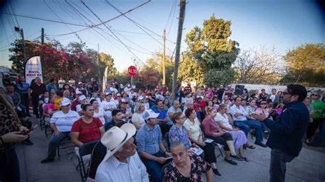 G Mez Mend Vil Se Compromete A Pavimentar Calles En La Colonia El